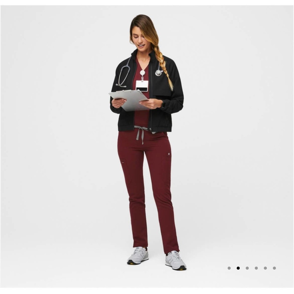 Figs Technical Collection Burgundy Scrub Set Size Large